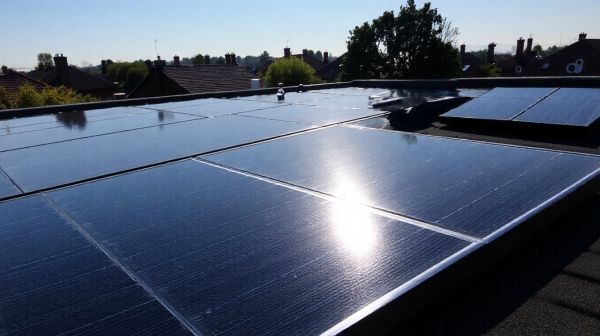 Guide des panneaux solaires photovoltaïques pour maximiser votre autonomie